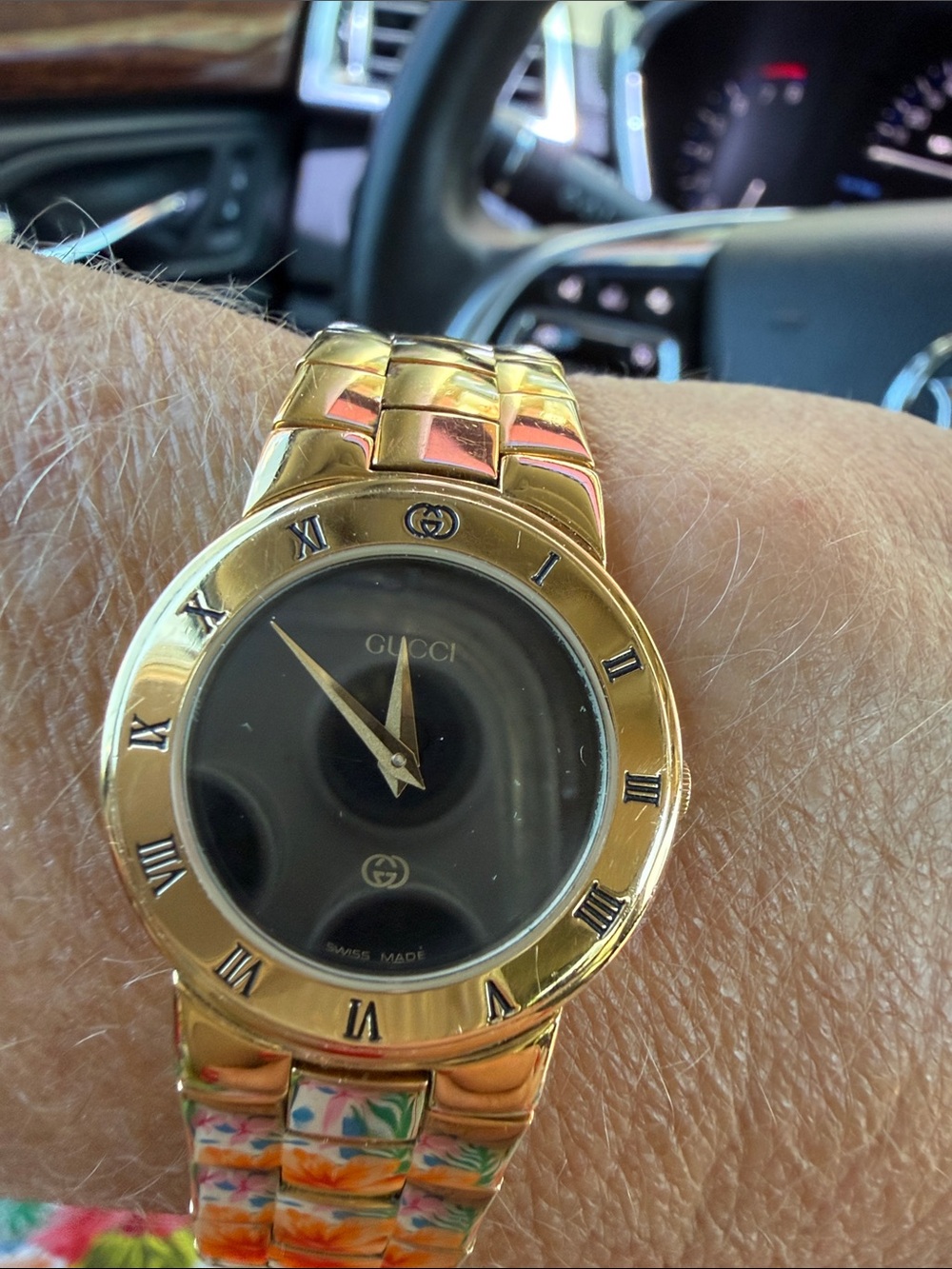 Gucci Gold-Tone Link Bracelet Watch with Black Dial real needs battery no box - Picture 14 of 14